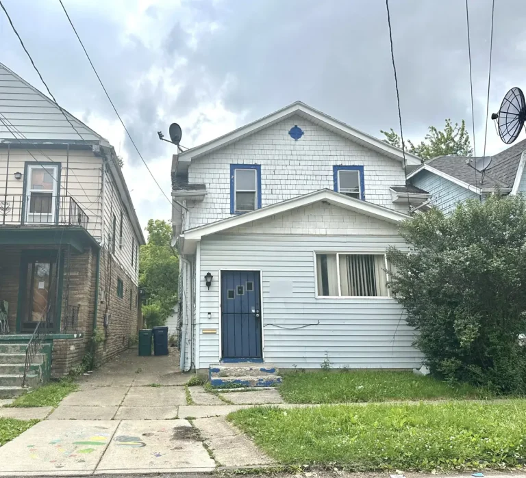 Front of a Buffalo house from a Rust Belt Cash Offer deal